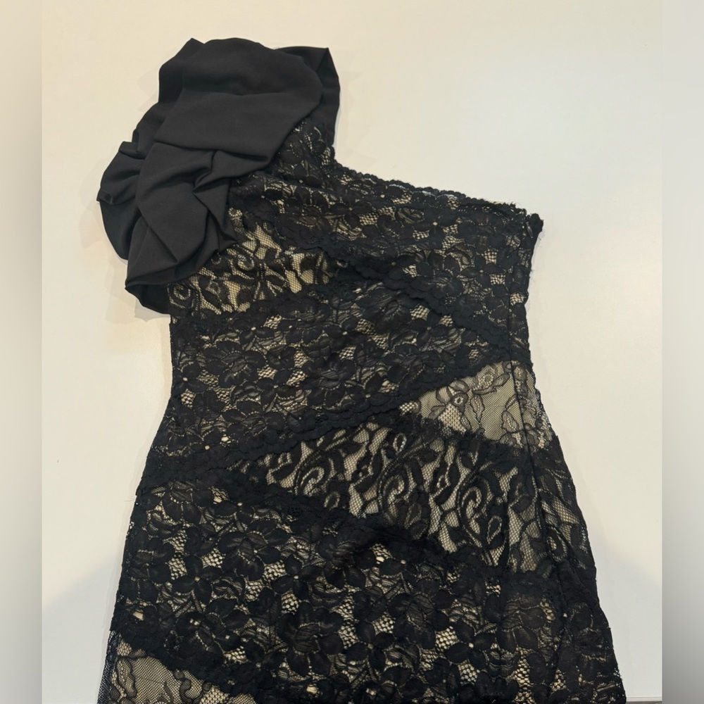 2/$20 Do & Be one-shoulder lace overlay dress in black and nude frilled puff - Picture 2 of 11